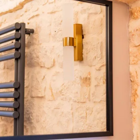Radici Di Pietra Bed & Breakfast