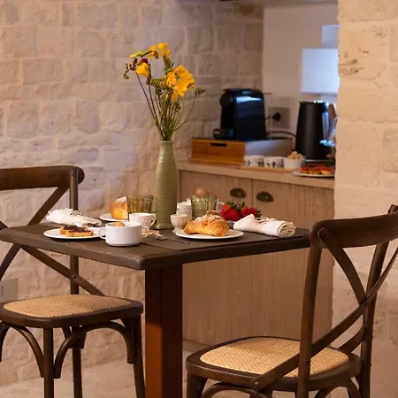 Radici Di Pietra Bed & Breakfast Alberobello
